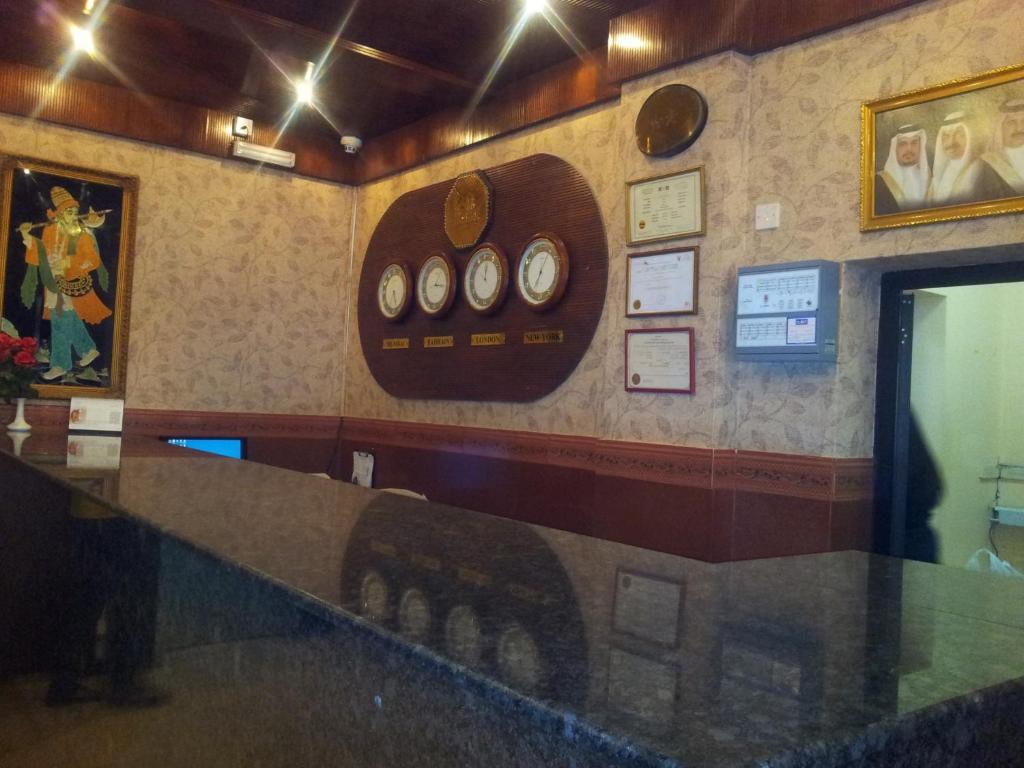 Omar Al Khayam Hotell Manama Exteriör bild
