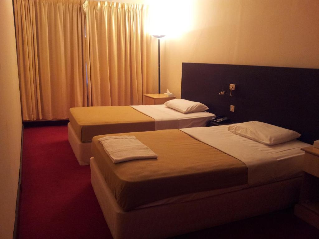 Omar Al Khayam Hotell Manama Exteriör bild