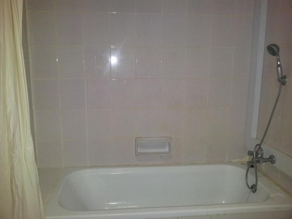 Omar Al Khayam Hotell Manama Rum bild